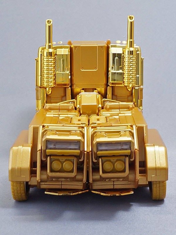 Golden Lagoon MP 10 Convoy New In Hand Images Of Masterpiece Redeco 16 (16 of 27)